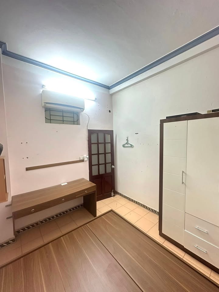 Nhà cho thuê tại Ngõ 13 Lĩnh Nam Hoàng Mai 30m² - Phù hợp gia đình
