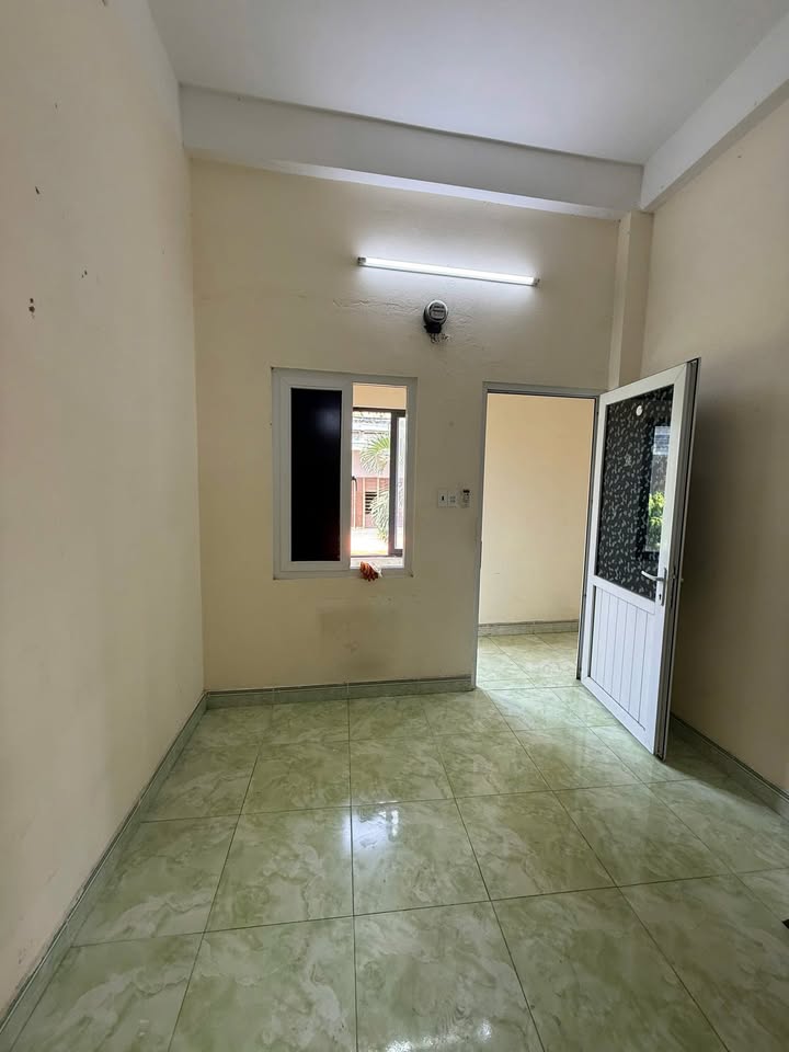 Phòng trọ gác lửng An Nhơn 8 - Giá 3.8 triệu, tiện nghi đầy đủ!