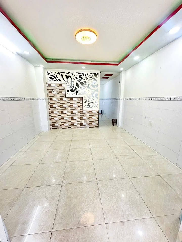 Nhà cho thuê Lê Đình Cẩn, Tân Tạo, Bình Tân - 40m² chỉ 7 triệu/tháng - Gần chợ và trường học!