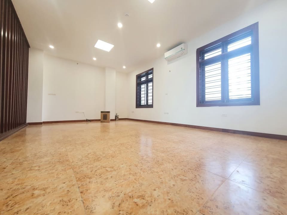 Cho thuê văn phòng 50m² tại Duy Tân, Cầu Giấy - Giá chỉ 11 triệu/tháng!