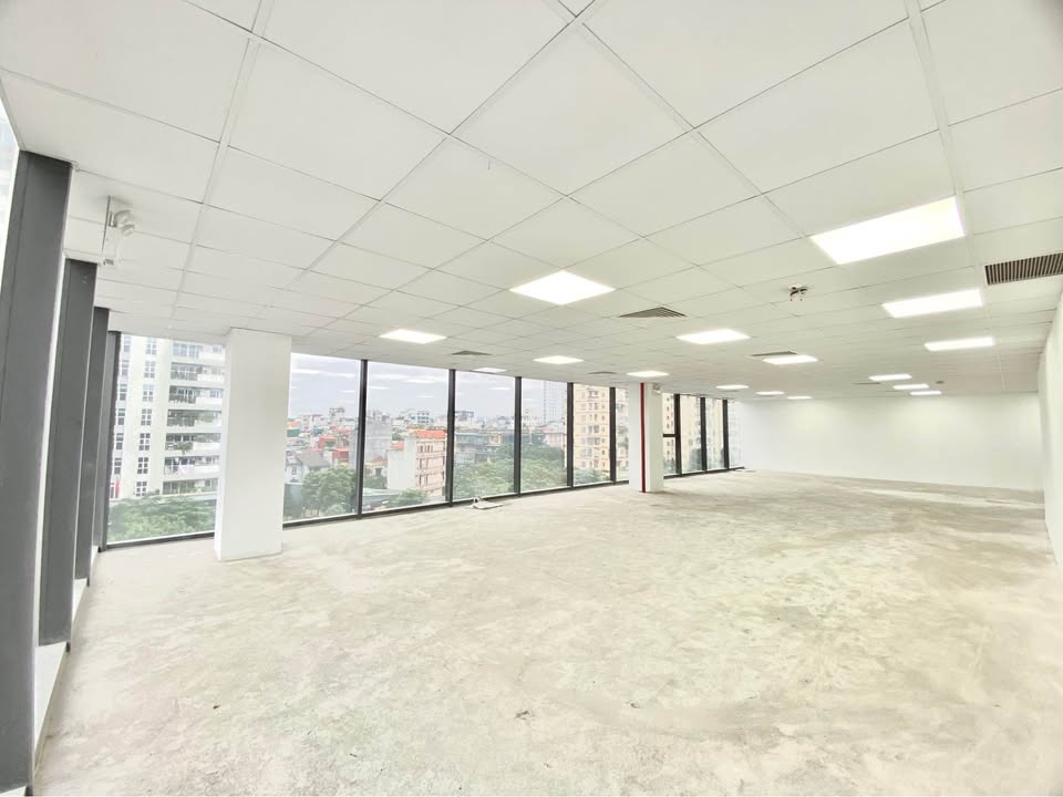 Văn phòng cho thuê 170m² tại Võ Chí Công, Tây Hồ - Không gian làm việc lý tưởng!
