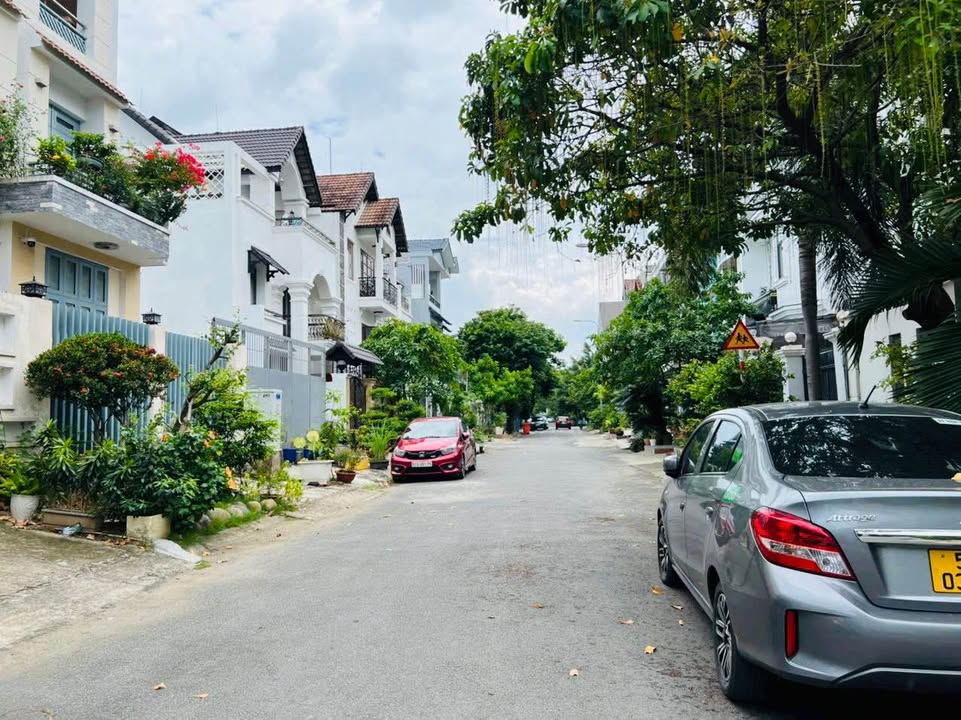 Bán nhà đẹp đường số 25, phường Hiệp Bình Chánh, Thủ Đức, 123m² - Thiết kế hiện đại, sẵn sàng vào ở!