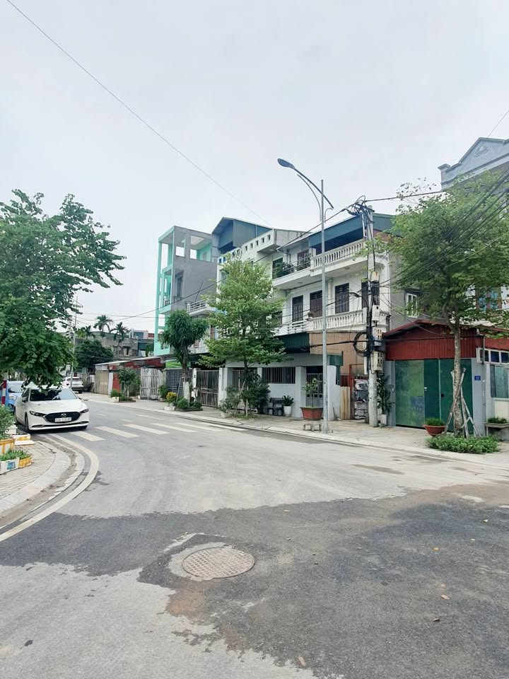 Đất nền LÔ GÓC 3 mặt tiền tại Khu đô thị Đồng Triều - Ngọc Châu, Hải Dương 88m² chỉ 3 tỷ - Cơ hội đầu tư không thể bỏ lỡ!