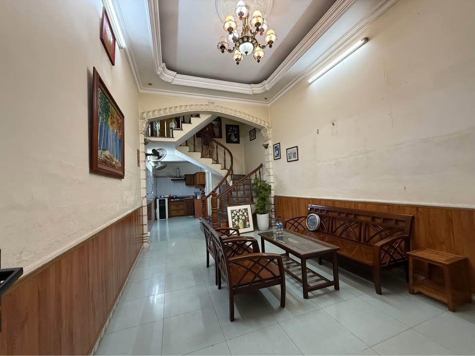 Nhà riêng 229 Miếu Hai Xã, 47m² giá thương lượng - Ngõ đẹp, tiện nghi!