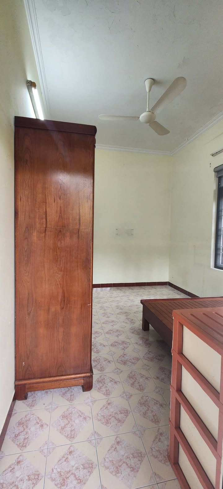 Chung cư tập thể Viện Nhi Đống Đa 60m² giá 7 triệu - Nhà cửa sạch sẽ, thoáng mát!