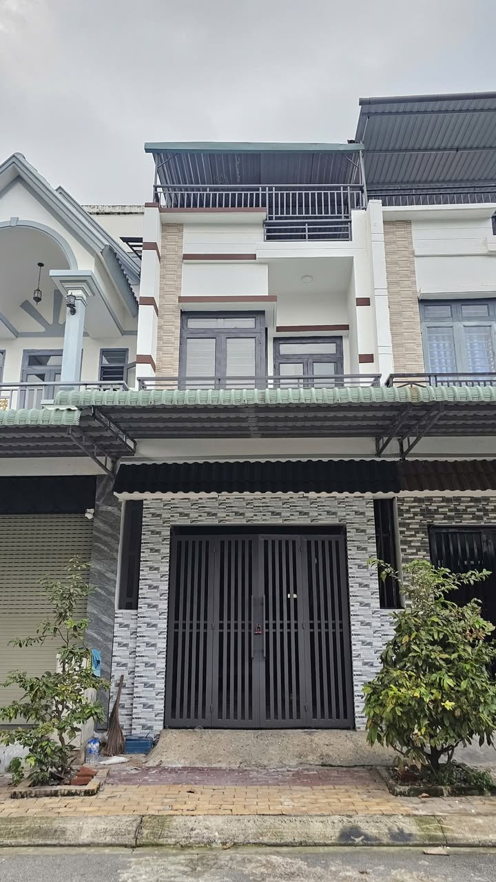 Nhà trệt lầu Tân Phước Khánh 67.3m² giá 3.2 tỷ - Sổ hồng riêng, chính chủ!