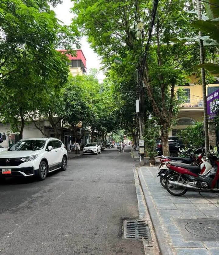 Nhà phố Đội Cấn Ba Đình 48m² giá 11 tỷ - Lô góc, ô tô vào tận nơi!