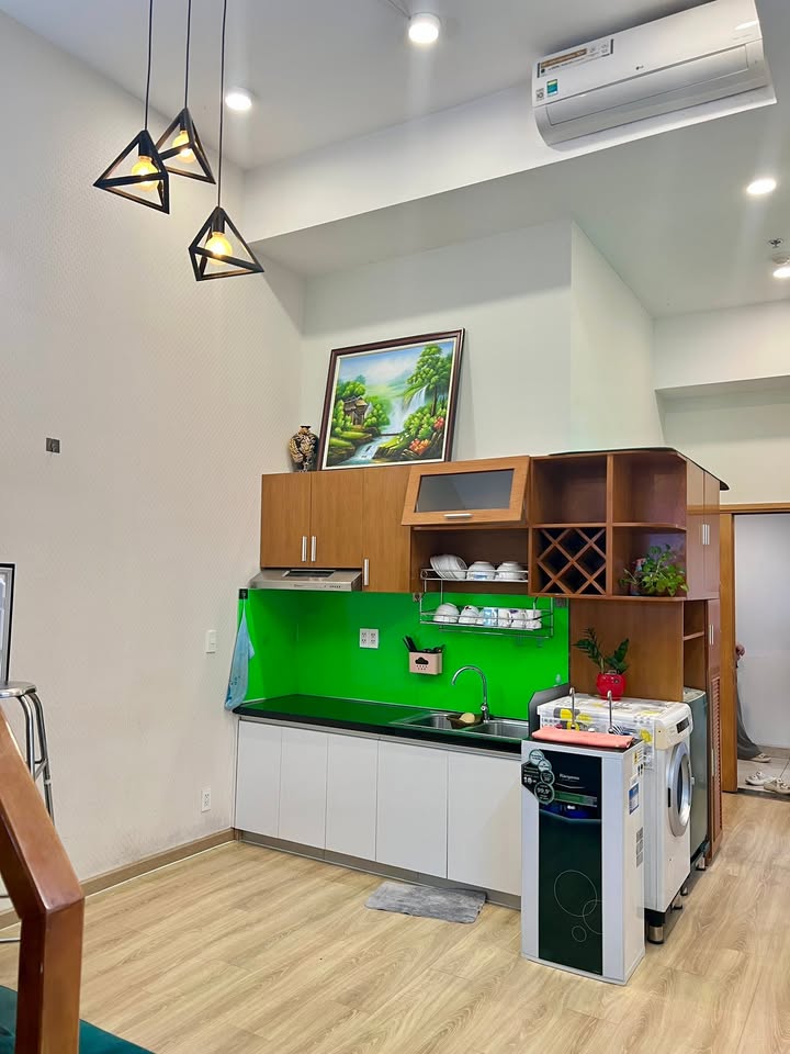 Cho thuê Duplex căn góc Charmington La Pointe Q10 40m² giá 13.5 triệu - Vừa ở vừa làm văn phòng!