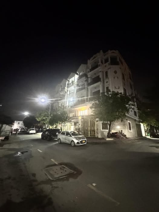 Đất nền góc 2 mặt tiền Quốc Lộ 13, Thủ Đức 91m² giá 7.99 tỷ - Tiềm năng đầu tư lớn!