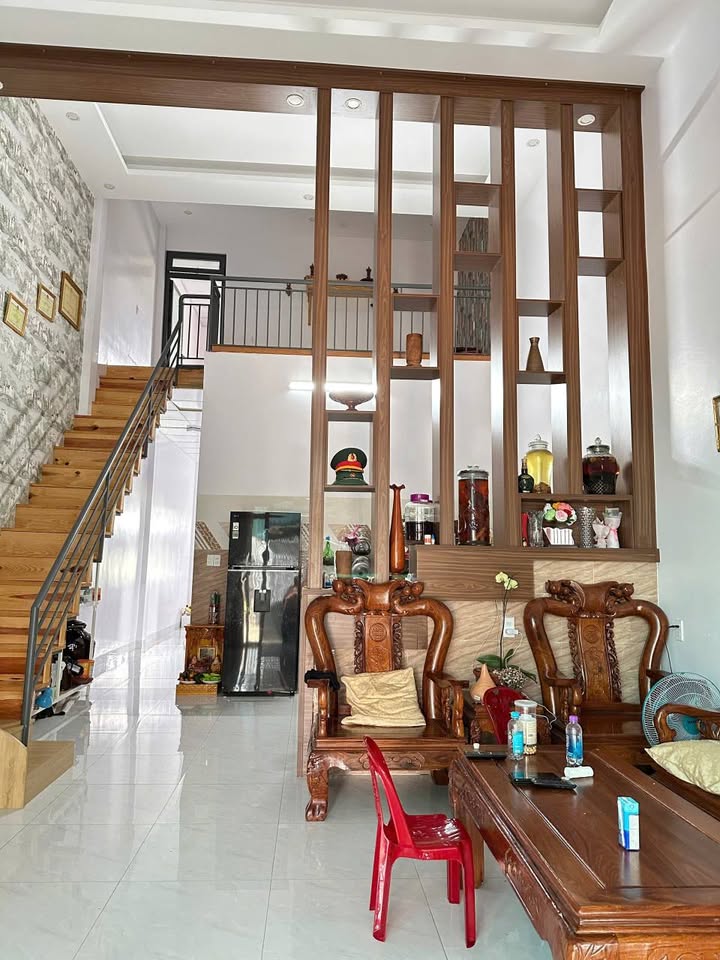 Nhà đẹp Liên Hiệp, Đức Trọng 105m² giá 2.35 tỷ - Pháp lý rõ ràng, tiện nghi đầy đủ!