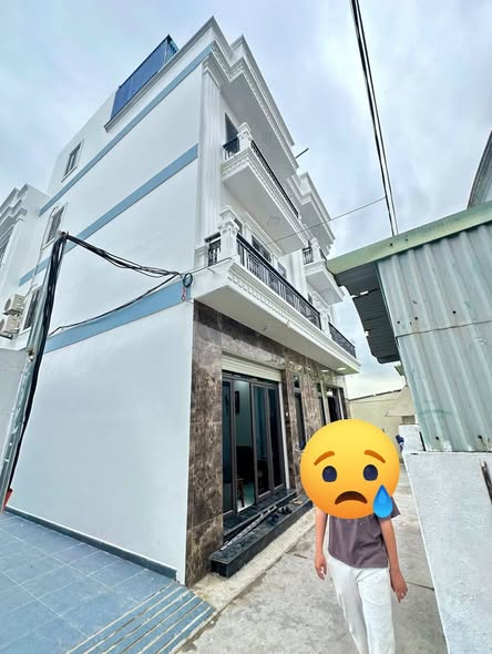 Nhà 4 tầng mặt đường Trần Nhân Tông, Kiến An 50m² giá 2.55 tỷ - Chính chủ, thoáng mát!