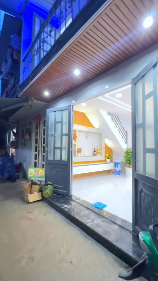 Nhà gần chợ Hưng Long, Bình Chánh 32m² giá chỉ 890 triệu - Vị trí đẹp, tiện nghi!