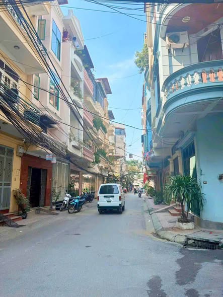 Nhà lô góc 4 tầng Trần Thủ Độ, 40m² - Giá thỏa thuận - Đầu tư sinh lời!