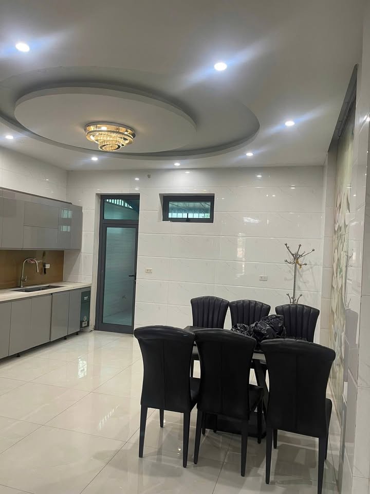 Nhà liền kề cho thuê mặt đường 72 mét tại Vinh - Diện tích 120m² - Giá thỏa thuận!