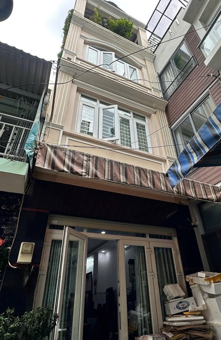 Nhà phố Nguyễn Tri Phương, quận 10, 40m² giá thỏa thuận - An ninh tuyệt đối!