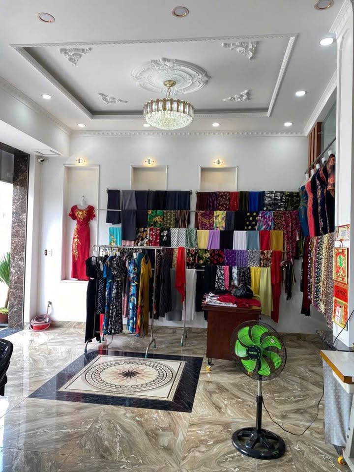 Nhà 1 trệt 2 lầu KP5 Trảng Dài 67m² giá 4.6 tỷ - Sổ hồng riêng, gần chợ Phú Thọ!