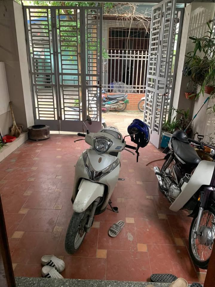 Nhà 2 tầng Lộc Vượng, Nam Định 89m² giá 3.3 tỷ - Ô tô đỗ cửa, tiện ích đầy đủ!