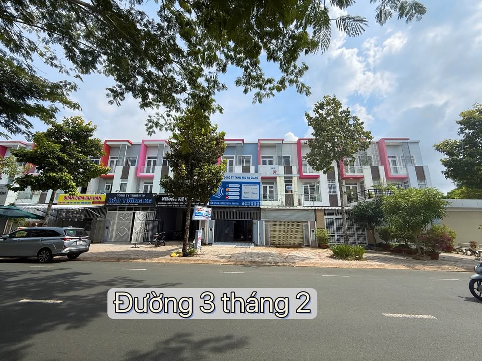 Nhà mặt tiền đường 3 Tháng 2, Rạch Giá 105m² giá 5 tỷ - HĐ thuê 10 triệu/tháng!