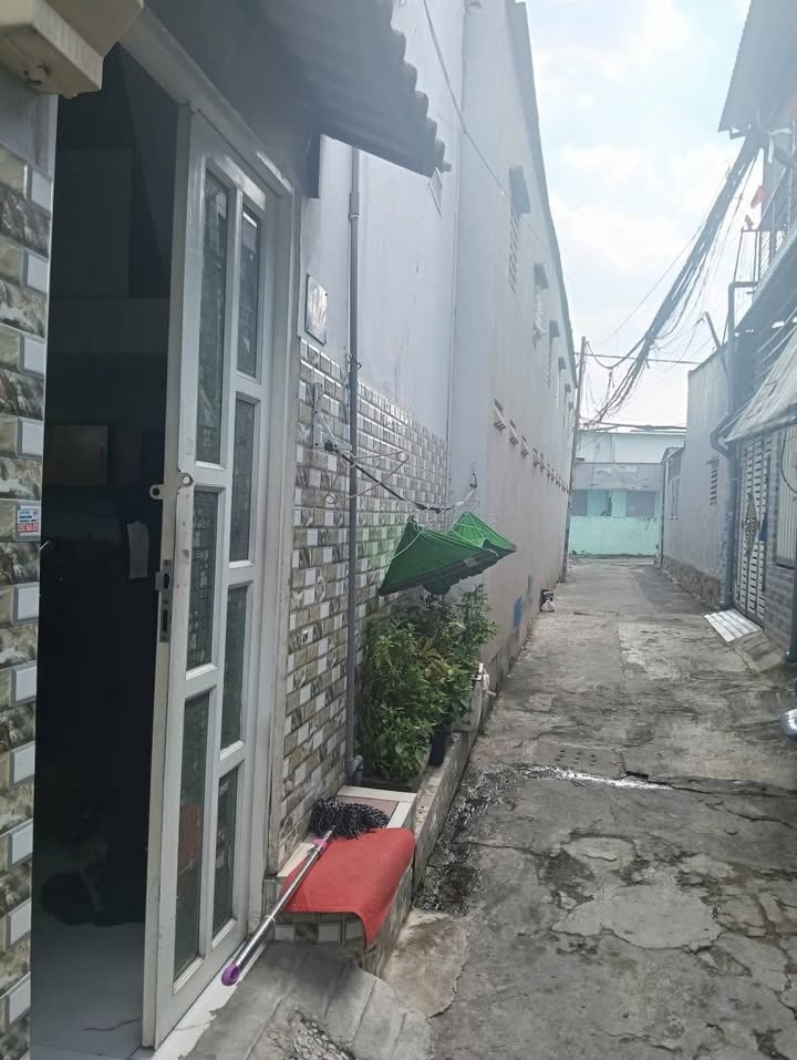 Nhà phố Tăng Nhơn Phú B, Quận 9, 20m² giá 1.35 tỷ - Hẻm xe hơi, tiện nghi đầy đủ!