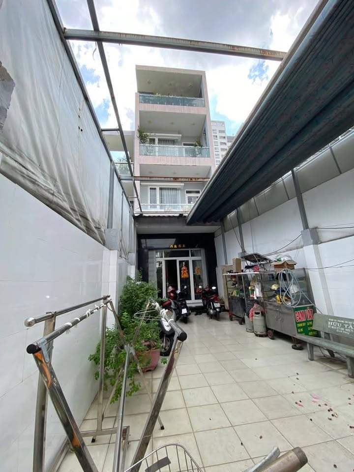 Nhà mặt tiền Kênh Tân Hóa Tân Phú 147m² giá thỏa thuận - Đầu tư sinh lời ngay!