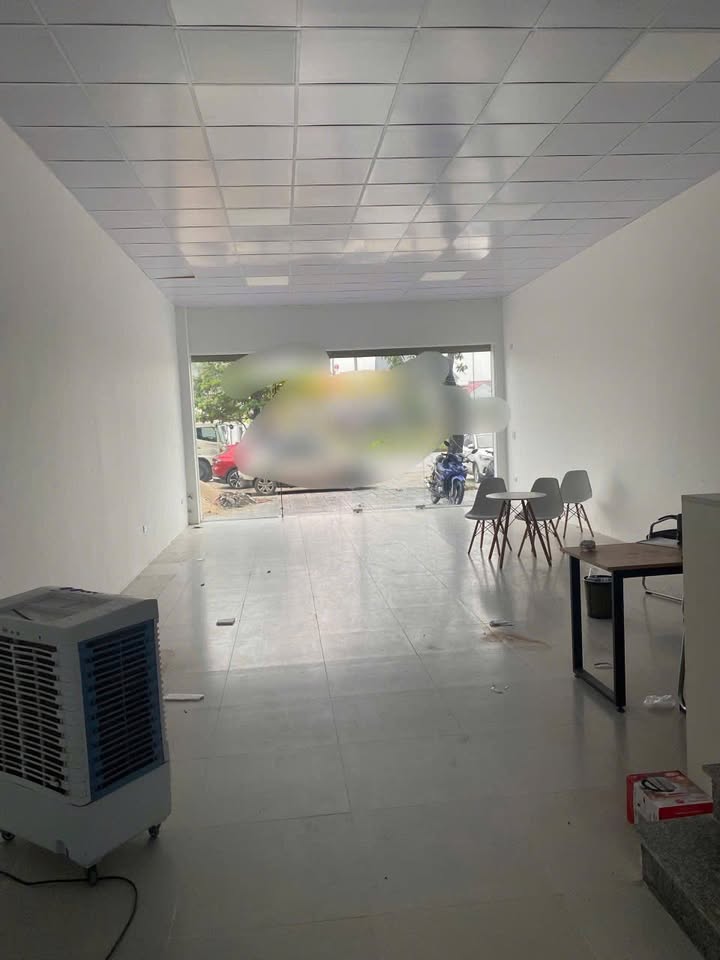 Cho thuê nhà mặt đường 72m Vinh 100m² - Thiết kế thông minh, phù hợp cho văn phòng và spa!