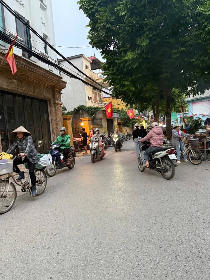 Đất Nguyễn Đạo An, Phú Diễn 66m² giá 13 tỷ - Ô tô vào tận nhà!