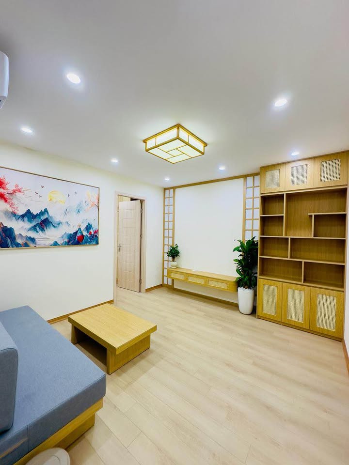 Căn hộ Tập thể Quỳnh Mai 65m² giá 3.98 tỷ - Ô tô đỗ cửa, thuận tiện giao thông!