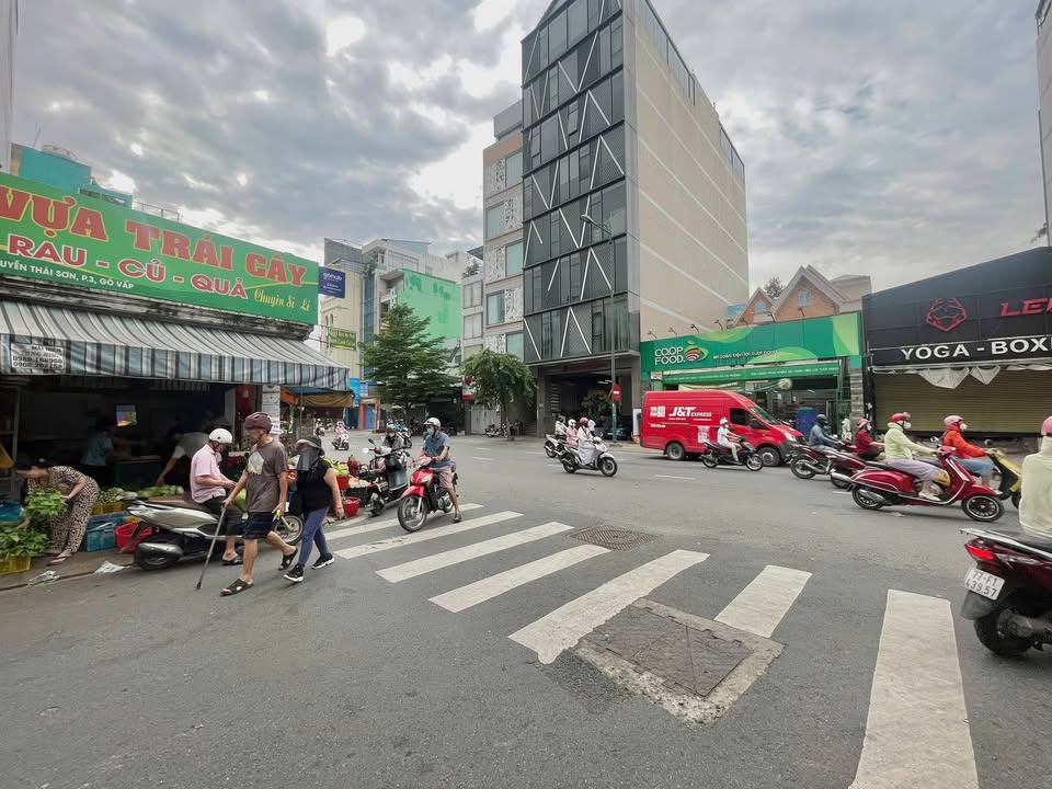 Cho thuê FrontHouse Bạch Đằng, Tân Bình 300m² giá 50 triệu - Vị trí đẹp, thích hợp kinh doanh!