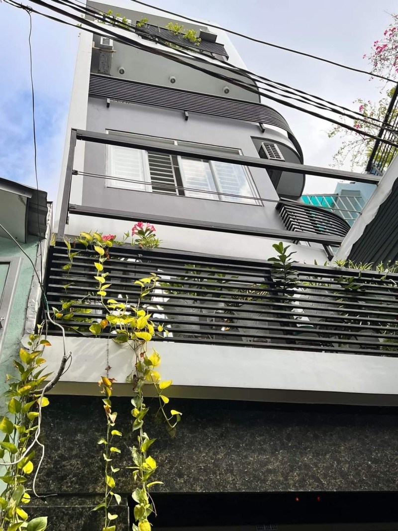 Bán nhà hxh Ni Sư Huỳnh Liên, Bàu Cát 2, 80m², 10.8 tỷ - Nhà đẹp, kiên cố, sẵn sàng vào ở!