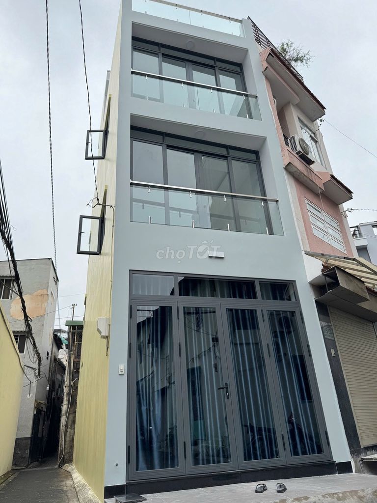 Nhà Mới Xây Đẹp Thoáng tại Nguyễn Kiệm, 4 Tầng, 4 Phòng Ngủ – Kinh Doanh Đỉnh!