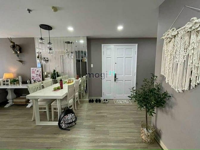 Căn hộ The Harmona Tân Bình 76m² giá 2.9 tỷ - Nội thất cơ bản, sổ hồng chính chủ!