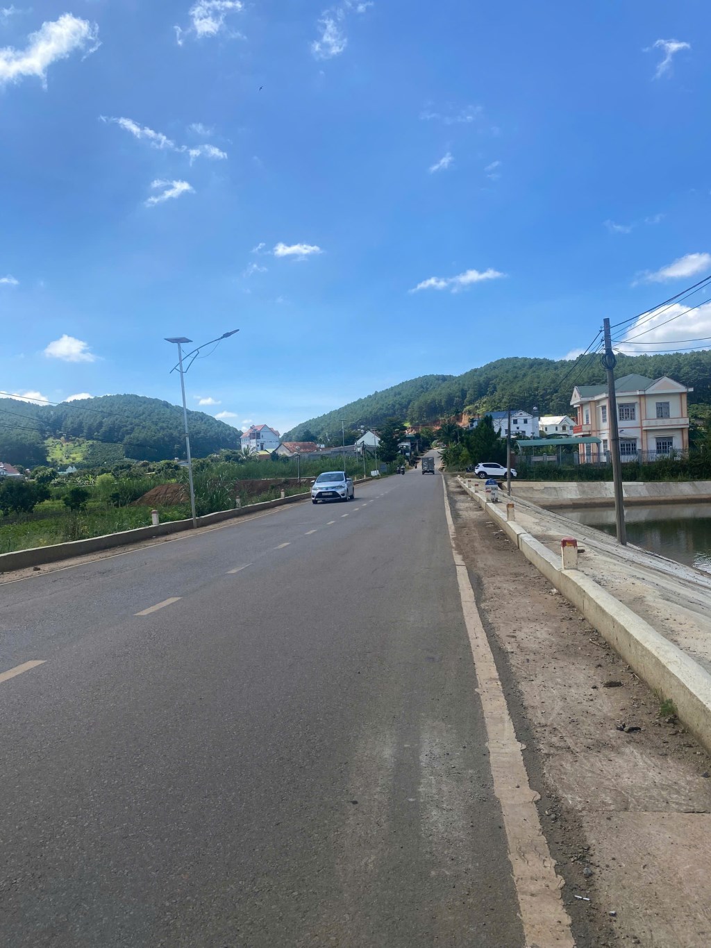 Đất mặt tiền nhựa DT725, xã Mê Linh, Lâm Hà, 515m² giá 8,9 tỷ - Cơ hội đầu tư tuyệt vời!