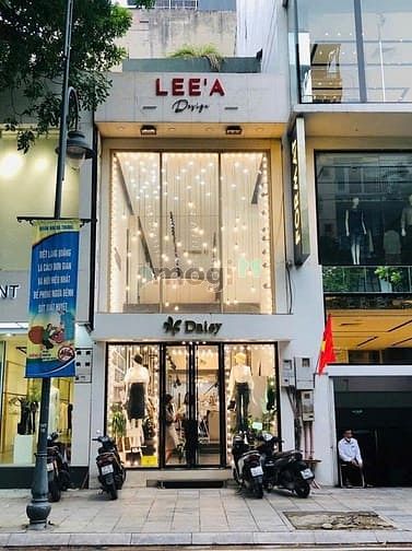 Nhà mặt phố Cầu Gỗ 55m² giá 65 triệu - Vị trí đắc địa gần hồ Hoàn Kiếm!