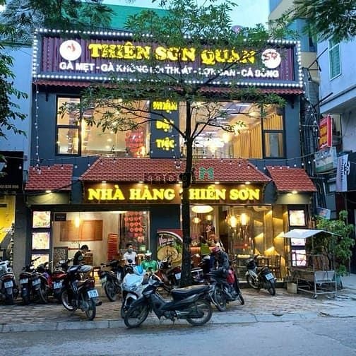 Cho thuê nhà mặt phố Vũ Ngọc Phan - Đống Đa 180m² giá 100 triệu - Vị trí đắc địa, kinh doanh sầm uất!