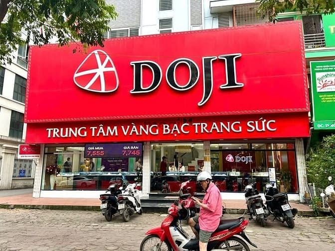 Nhà mặt phố Đường Láng, Đống Đa 100m² giá 30 triệu - Vị trí đắc địa, dễ dàng kinh doanh!