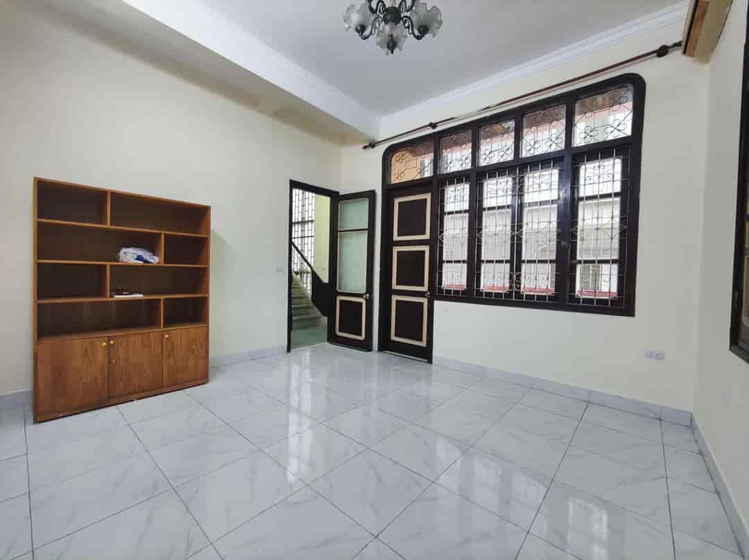 Cho thuê nhà nguyên căn đường Lê Trọng Tấn, Thanh Xuân, 108m² - Lô góc, ô tô tránh, nhiều tiện ích!