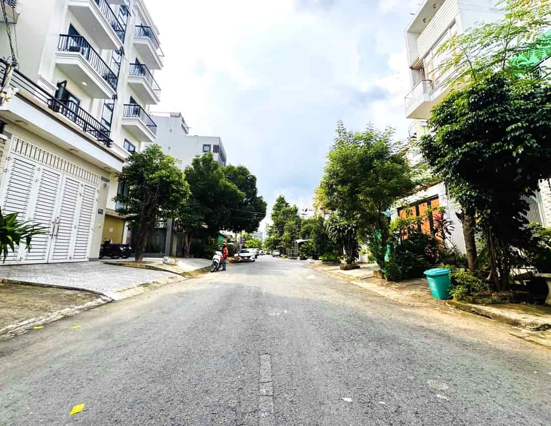 Nhà Mặt Tiền Đường Số 43, Tân Quy, Quận 7 - 92m² giá chỉ 16.9 tỷ - Đầu tư sinh lời ổn định!