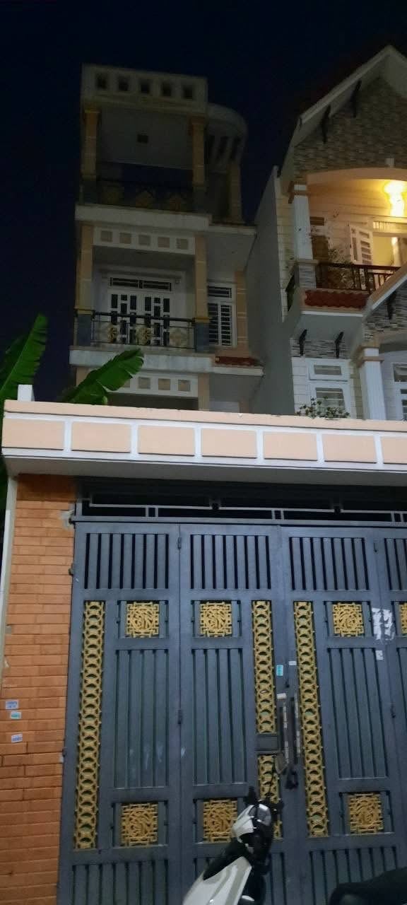 Nhà đẹp quận 12 164.4m² giá 8.8 tỷ - An ninh chặt chẽ, tiện ích đầy đủ!