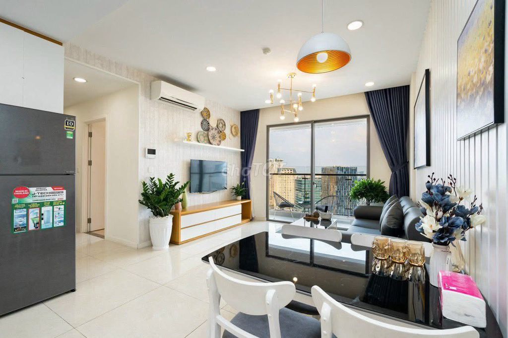 🏙️ Căn hộ 2PN - 2WC, mặt tiền Quốc lộ 1A, giá chỉ nhỉnh 1,5 tỷ - View Landmark 81 tuyệt đẹp! 🌇