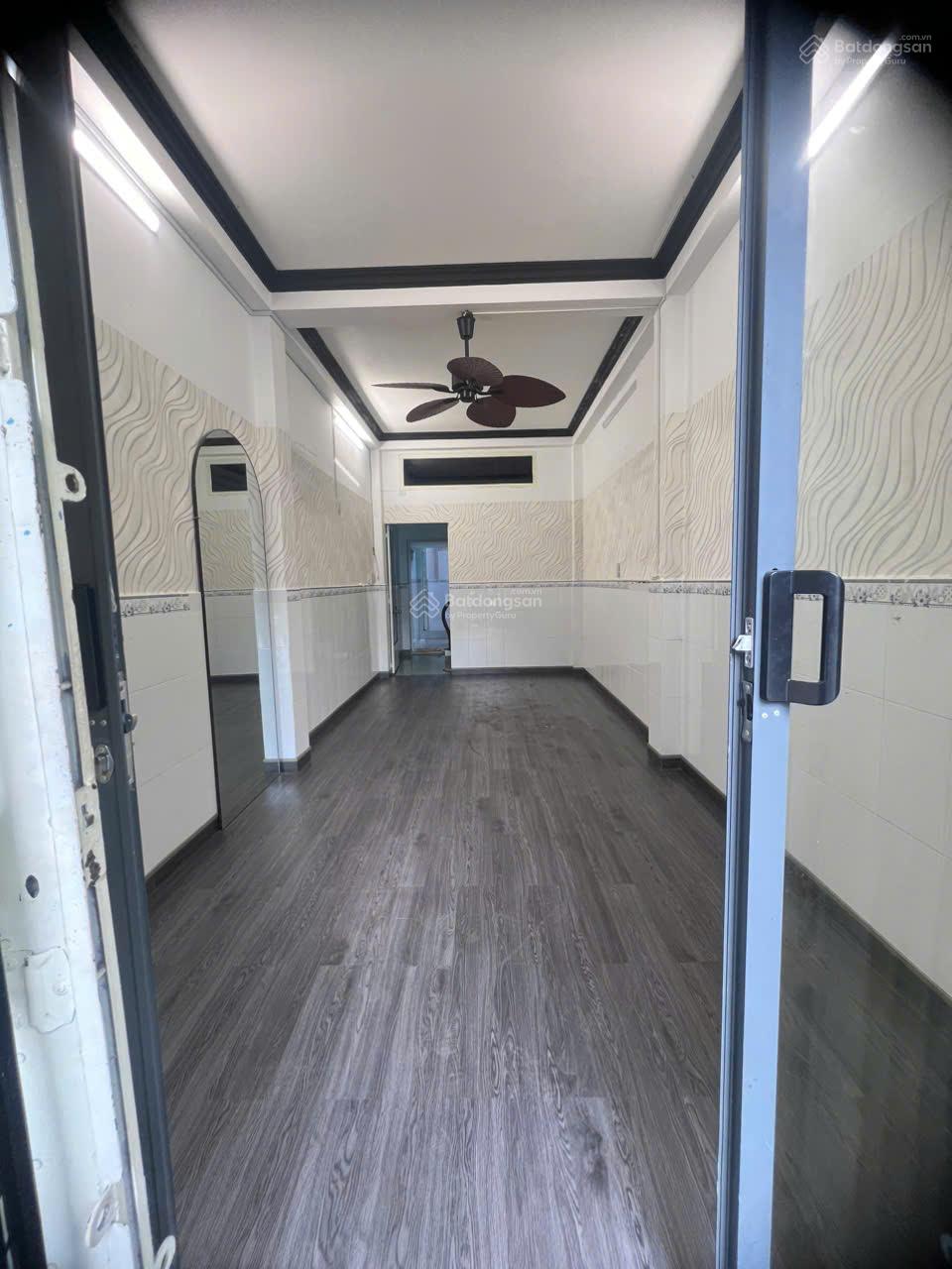 Văn phòng cho thuê tại Nguyễn Cửu Vân, Bình Thạnh 40m² giá 8.5 triệu - Đầy đủ nội thất, sẵn sàng vào làm việc!