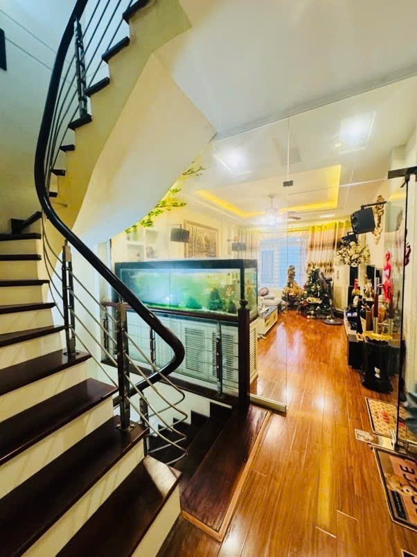 Bán nhà Phương Liệt, Thanh Xuân 55m² giá 14.7 tỷ - Thiết kế thông minh, sẵn giao dịch!