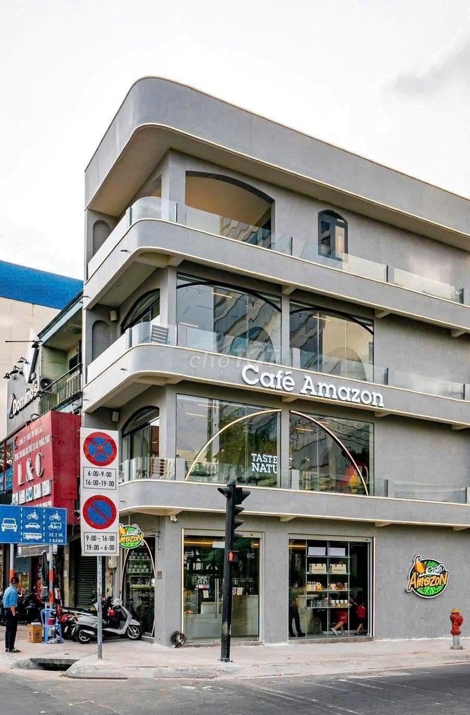 Nhà Góc 2 mặt tiền Đường Ba Tháng Hai Q10 400m² giá 50 triệu - Kinh doanh sầm uất!