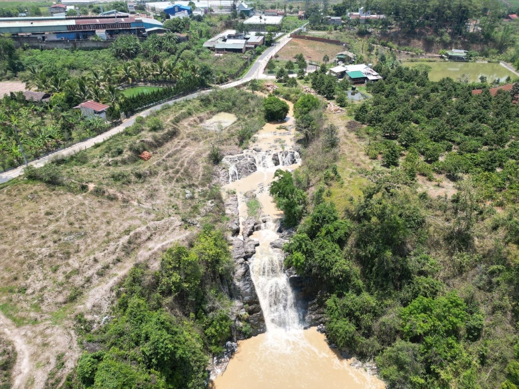 Bán đất thổ cư sẵn sổ tại Đức Trọng, 610m² chỉ 3.9 tỷ - Đầu tư nghỉ dưỡng lý tưởng!