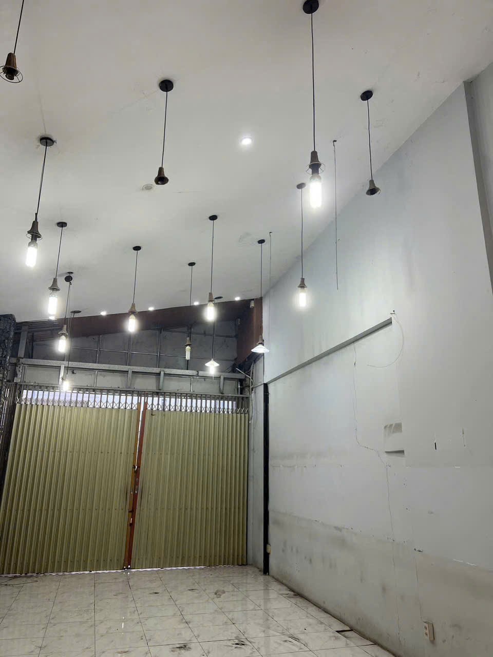 Nhà mặt tiền Nguyễn Văn Cừ, Cần Thơ 230m² giá 45 triệu - Thích hợp làm văn phòng, showroom!