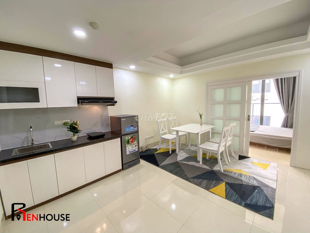 Căn hộ 1N1K Nguyễn Khang 45m² giá 7.5 triệu - Ban công siêu thoáng gần công viên!