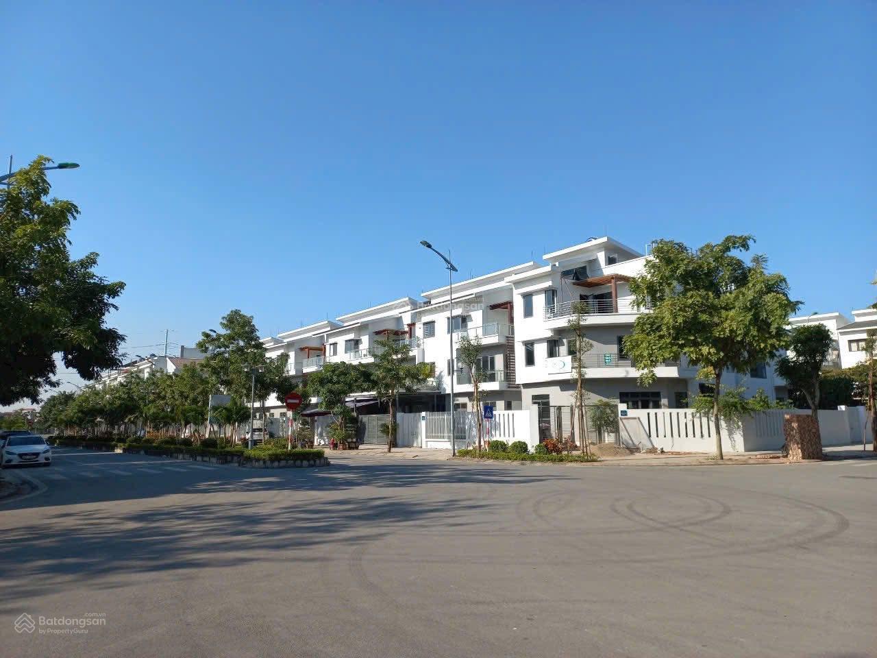 Biệt thự góc 200m² tại Xuân Phương - Hoàn thiện mặt ngoài, giá chỉ 17 triệu!