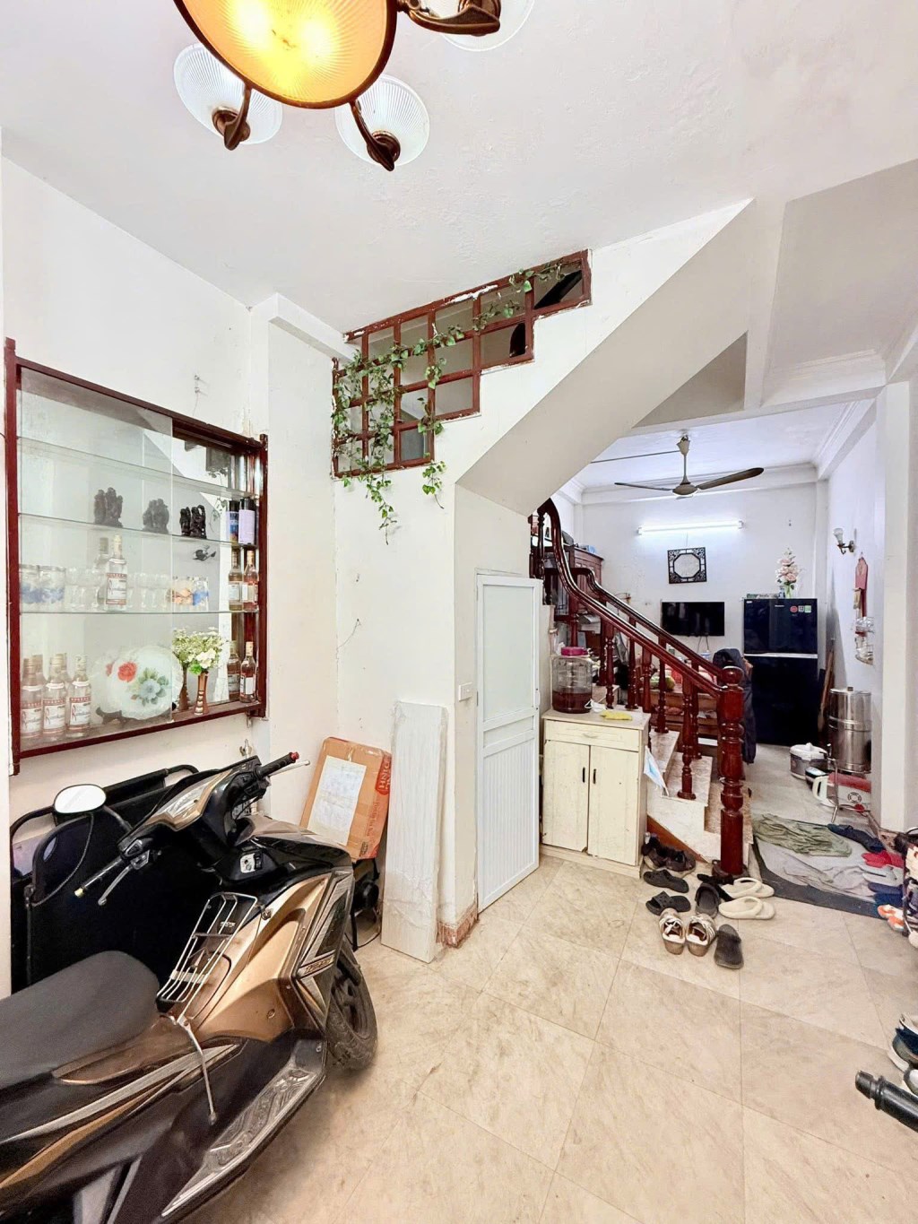 Bán nhà Kim Mã 92m² giá 32 tỷ - Kinh doanh sầm uất, ô tô tránh