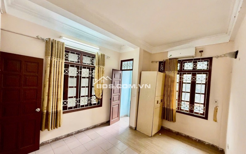 Nhà đẹp phố Minh Khai 32m² giá 7.3 tỷ - Ngõ thông thoáng, gần ô tô!