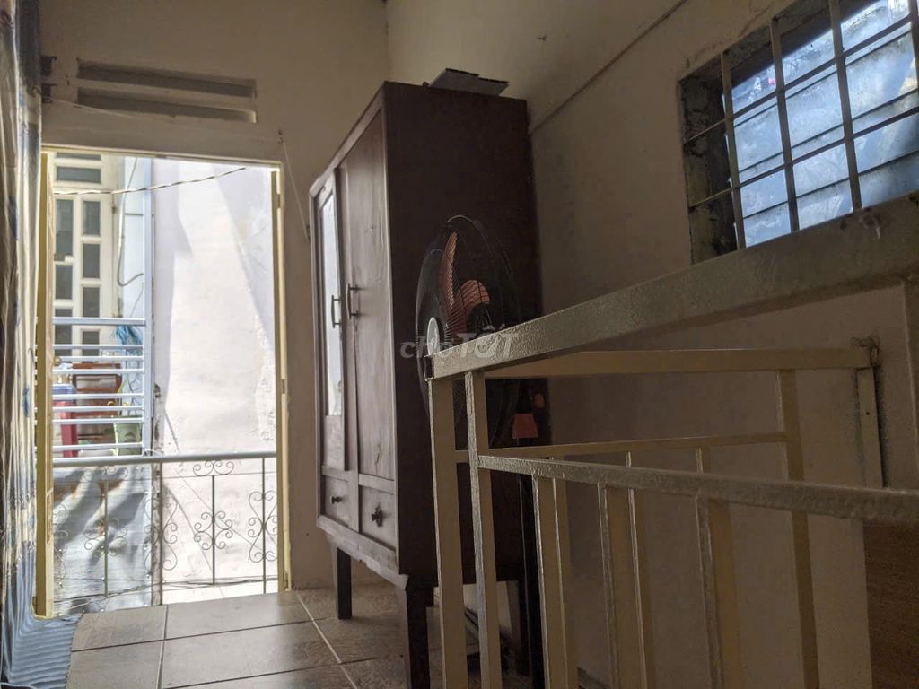 Cho Thuê Nhà Hẻm Nguyễn Văn Đậu, 36m² giá 9 triệu - Full nội thất, thoáng sáng!