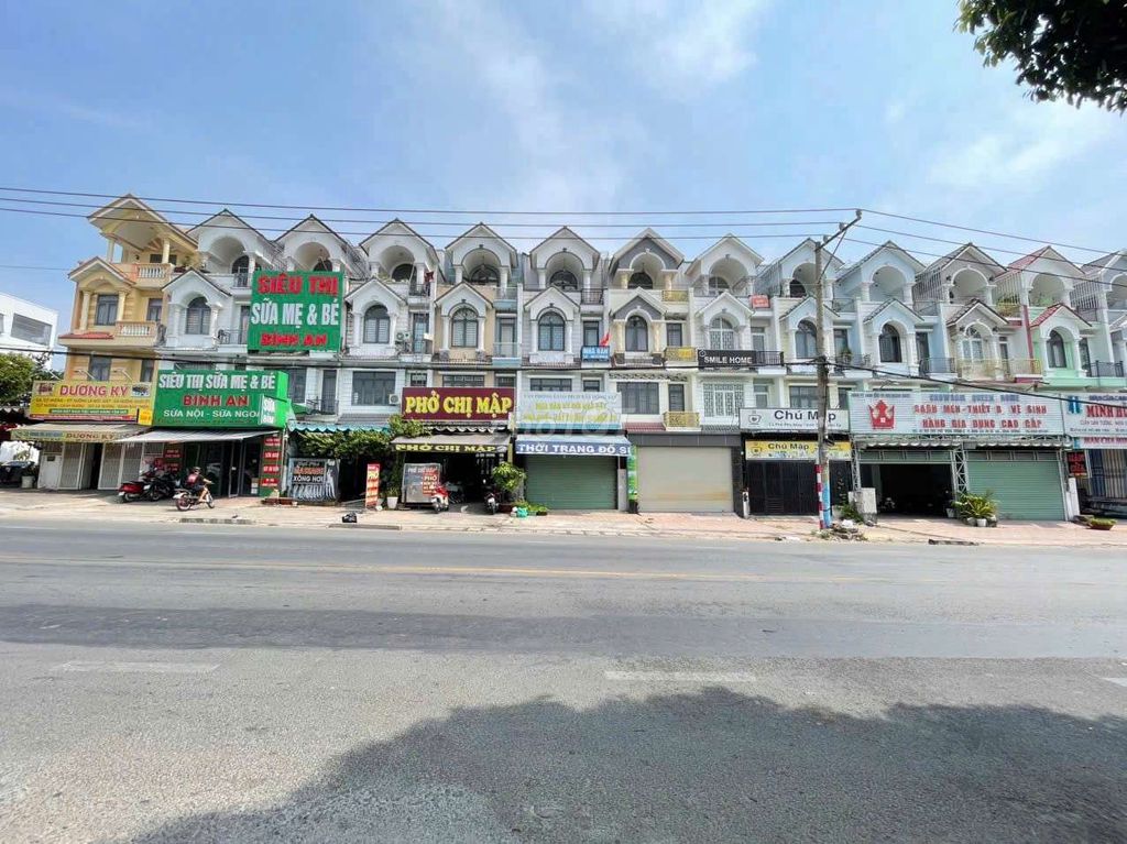Nhà phố KDC Phú Hồng Thịnh, Bình An, Dĩ An 88,7m² giá 7,8 tỷ - Kinh doanh tốt!
